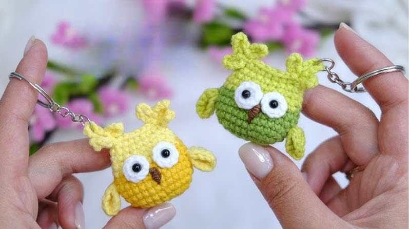 Crochet Owl Keychain Amigurumi Pattern with Tiny Wings