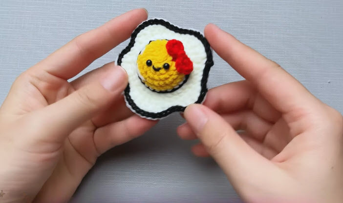 Crochet Fried Egg Keychain Amigurumi Pattern with Smiling Face